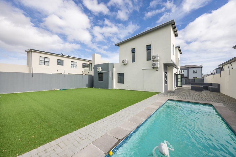 5 Bedroom Property for Sale in Sandown Western Cape
